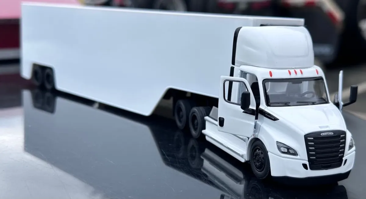 Tráiler Freightliner eCascadia